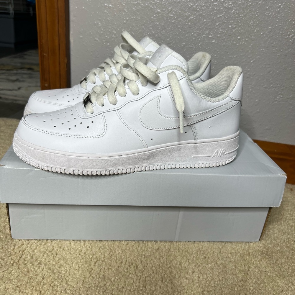 Nike Air Force 1 (Men Sz 7.5)